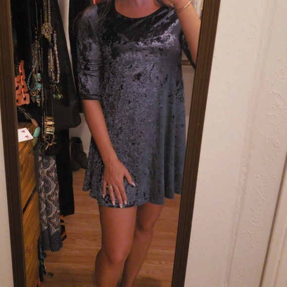 Dress - Picture 1 of 3